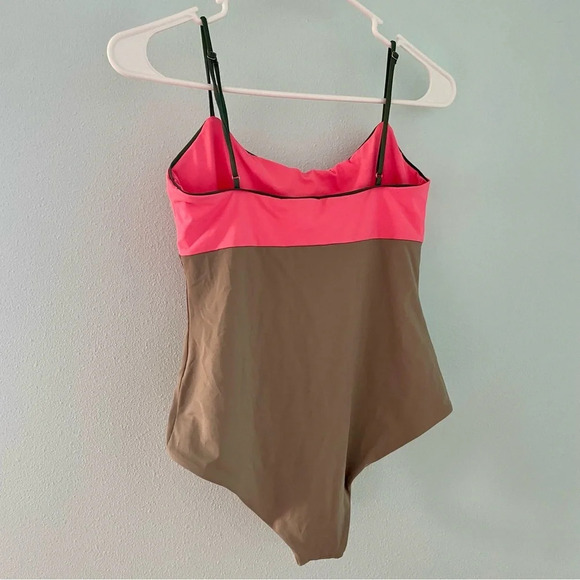 Madewell x Tavik® Scarlett One-Piece Swimsuit in
Colorblock size large - Picture 4 of 10